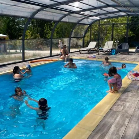 Confortable De 35m² Avec Terrasse - Api-1-52-488 Camping Le Fouilloux