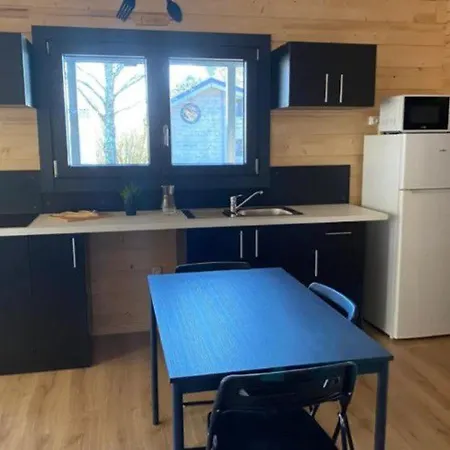 Confortable De 35m² Avec Terrasse - Api-1-52-488 * Le Fouilloux