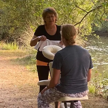 Confortable De 35m² Avec Terrasse - Api-1-52-488 * Le Fouilloux