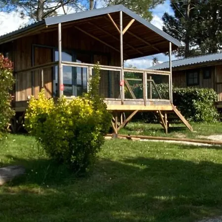 Confortable De 35m² Avec Terrasse - Api-1-52-488 Camping *