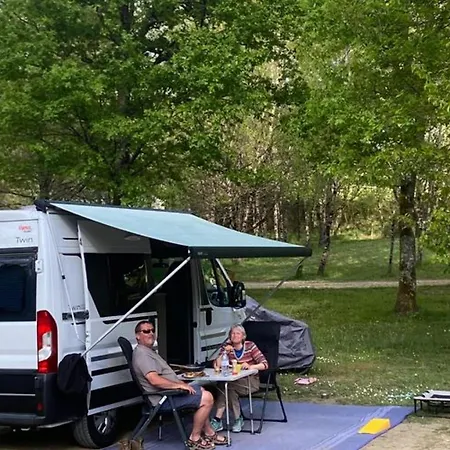 Confortable De 35m² Avec Terrasse - Api-1-52-488 *