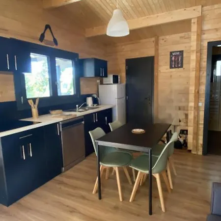 Confortable De 35m² Avec Terrasse - Api-1-52-488 Le Fouilloux