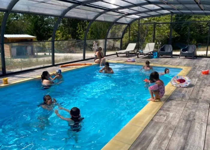 Confortable De 35m² Avec Terrasse - Api-1-52-488 Camping Le Fouilloux