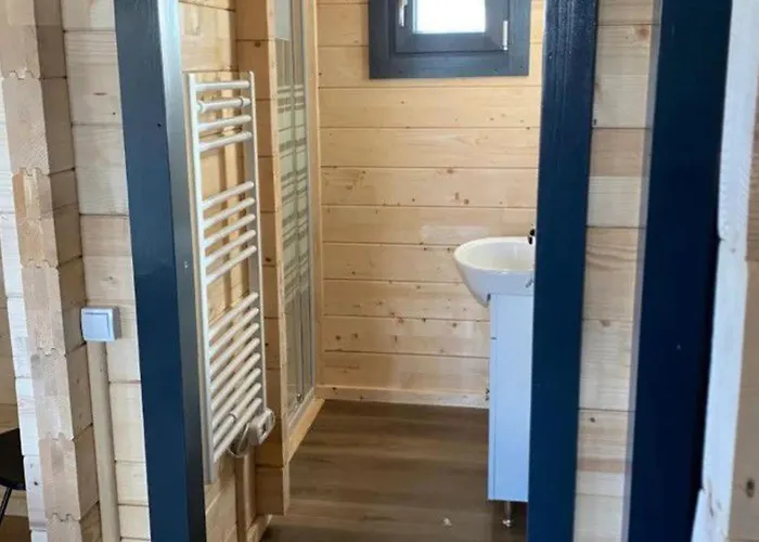 Confortable De 35m² Avec Terrasse - Api-1-52-488 Camping