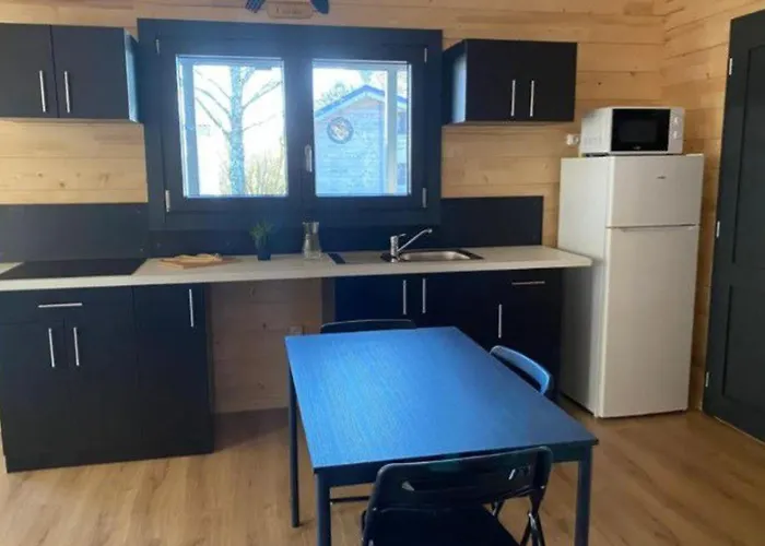 Confortable De 35m² Avec Terrasse - Api-1-52-488 * Le Fouilloux