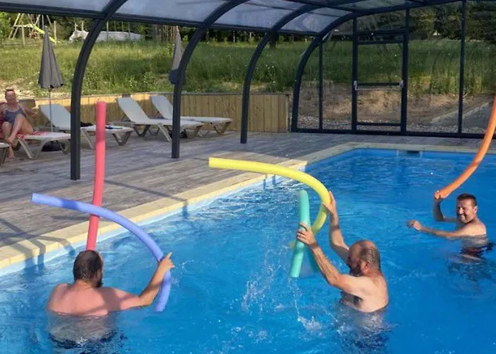 Camping Confortable De 35m² Avec Terrasse - Api-1-52-488 Le Fouilloux