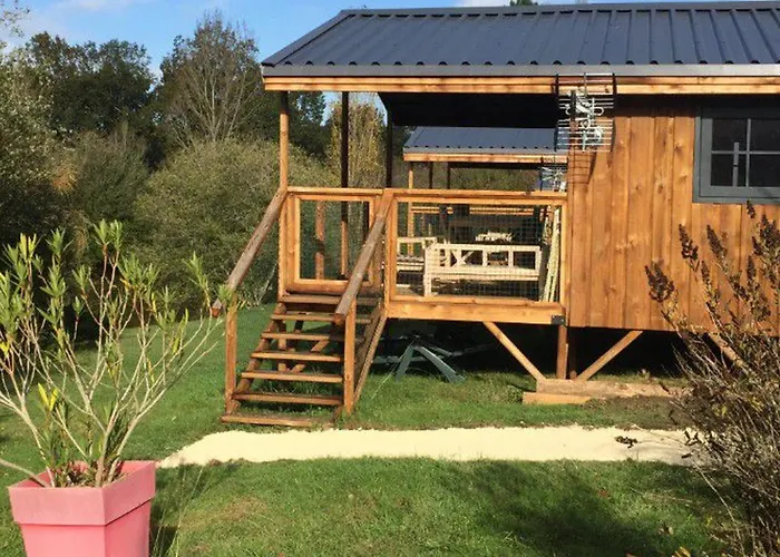 Confortable De 35m² Avec Terrasse - Api-1-52-488 Camping Le Fouilloux