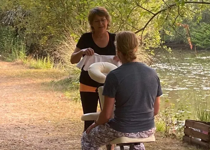 Confortable De 35m² Avec Terrasse - Api-1-52-488 * Le Fouilloux