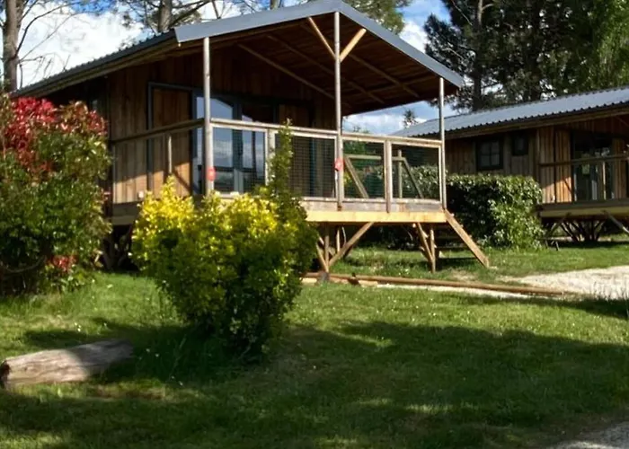 Confortable De 35m² Avec Terrasse - Api-1-52-488 Camping *