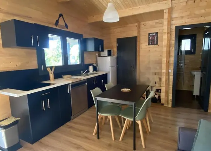 Confortable De 35m² Avec Terrasse - Api-1-52-488 * Le Fouilloux