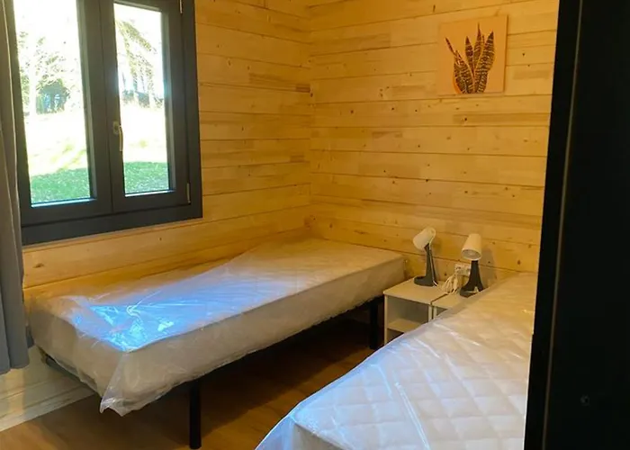 Confortable De 35m² Avec Terrasse - Api-1-52-488 Camping