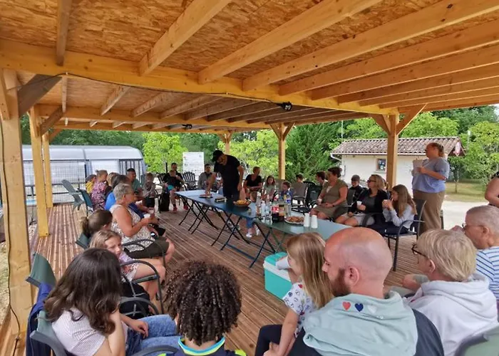 Confortable De 35m² Avec Terrasse - Api-1-52-488 *